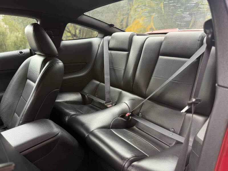 2005 Ford Mustang V6 Deluxe