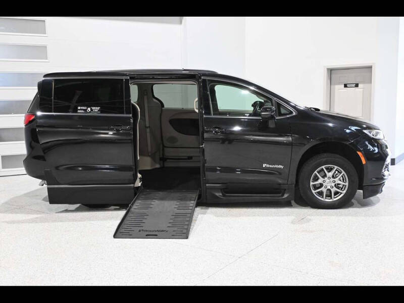 2021 Chrysler Pacifica Touring