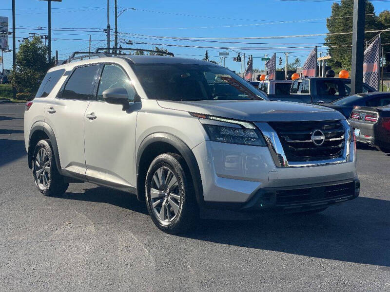 2023 Nissan Pathfinder SV