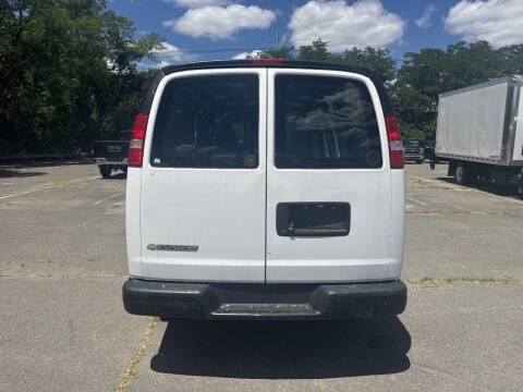 2018 Chevrolet Express 2500