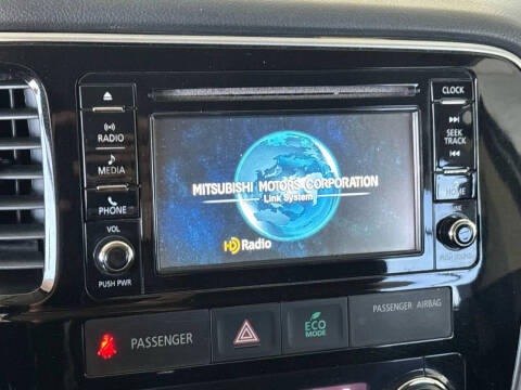 2017 Mitsubishi Outlander ES