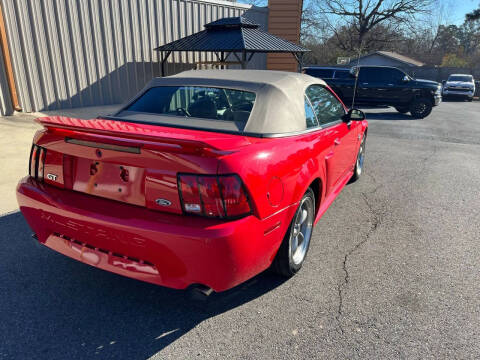 2004 Ford Mustang GT Deluxe