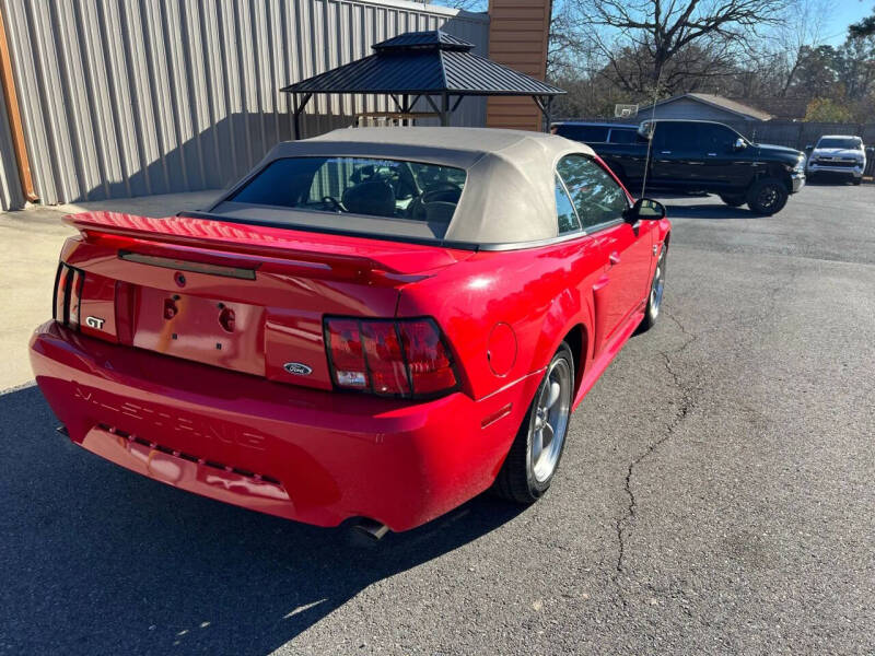 2004 Ford Mustang GT Deluxe