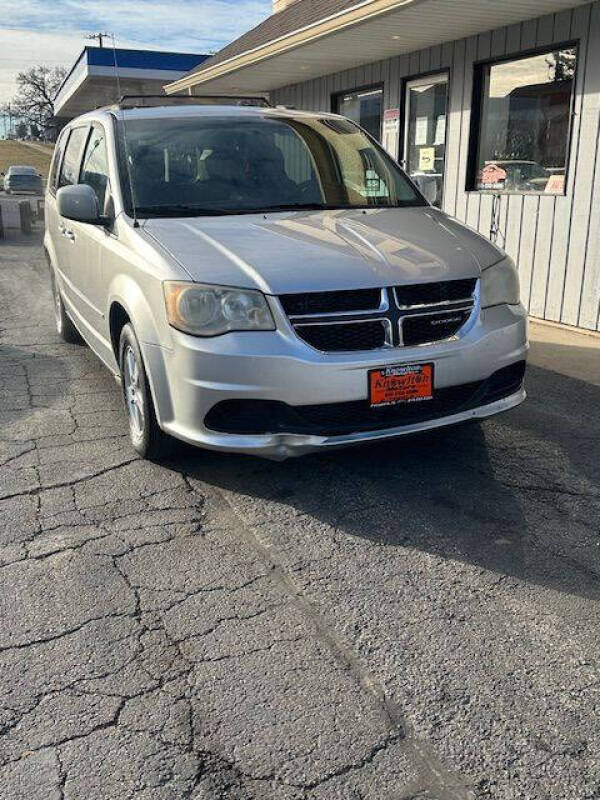 2011 Dodge Grand Caravan for sale at Knowlton Motors, Inc. in Freeport IL