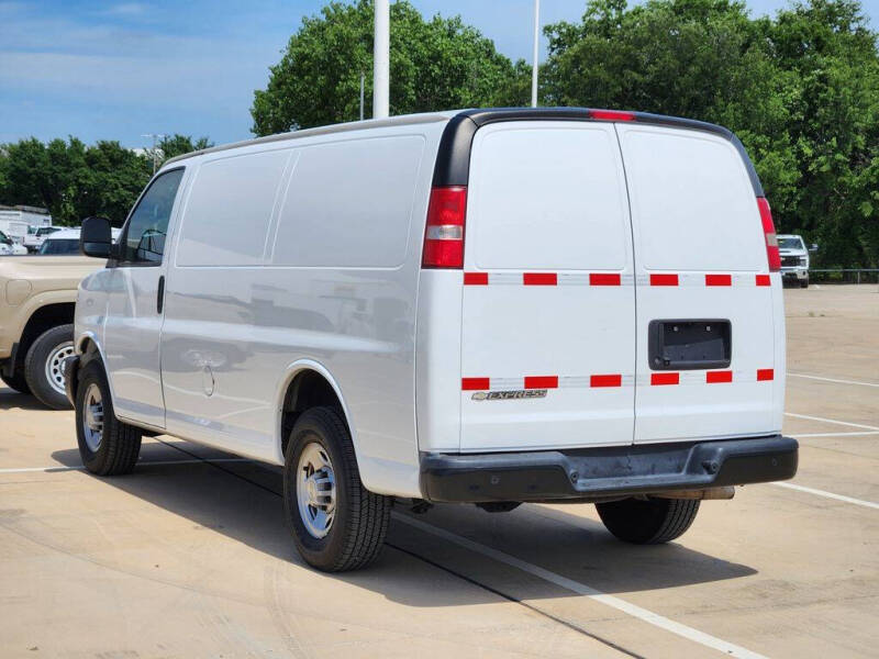 2021 Chevrolet Express 2500
