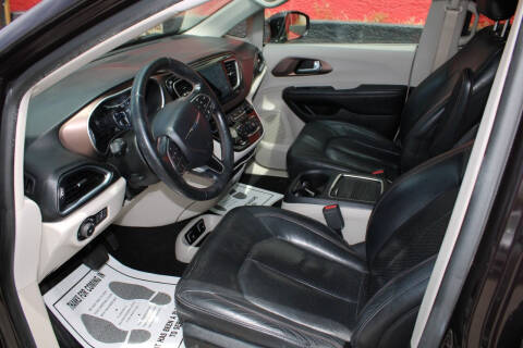 2017 Chrysler Pacifica Touring-L Plus