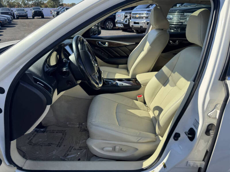 2015 Infiniti Q50 Premium