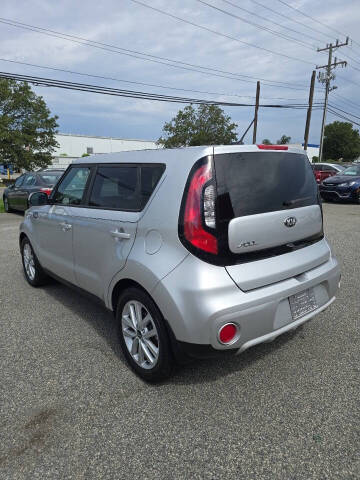 2019 Kia Soul +