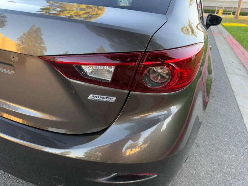 2015 Mazda MAZDA3 i Sport