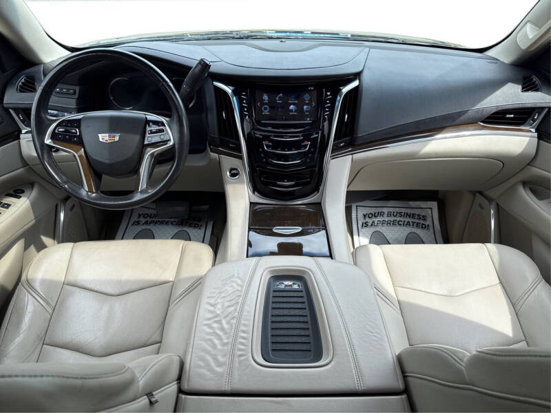 2018 Cadillac Escalade Luxury