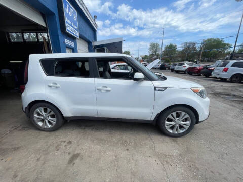 2015 Kia Soul +