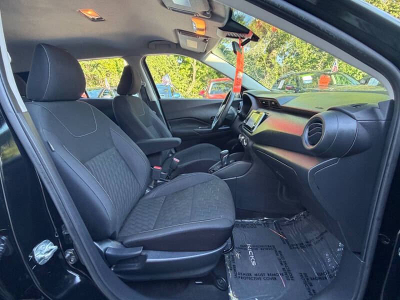 2022 Nissan Kicks S