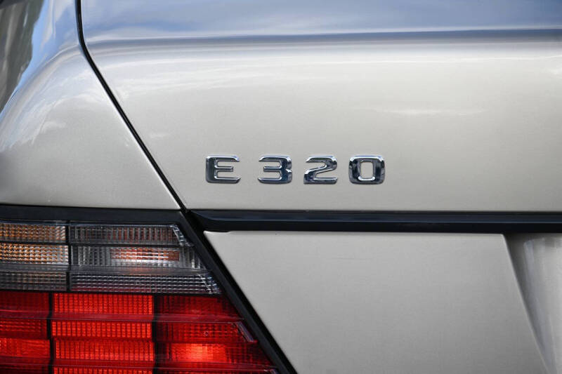 1995 Mercedes-Benz E-Class E 320
