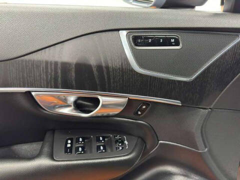 2020 Volvo XC90 T5 Momentum