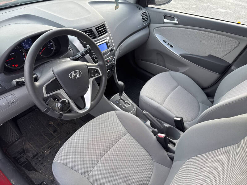 2012 Hyundai Accent GS