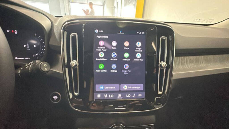 2026 Volvo XC40 B5 Plus