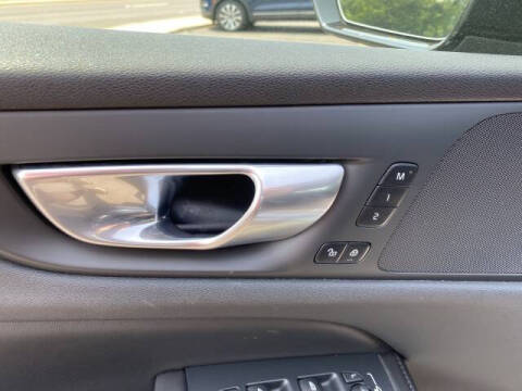 2024 Volvo S60 B5 Core Dark Theme