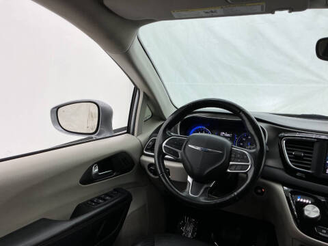 2020 Chrysler Pacifica Touring L