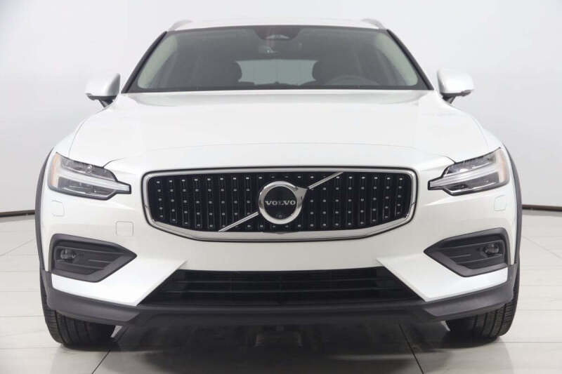 2024 Volvo V60 Cross Country B5 Plus