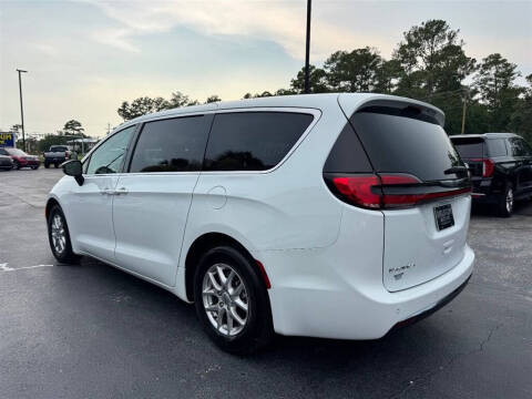 2024 Chrysler Pacifica Touring L