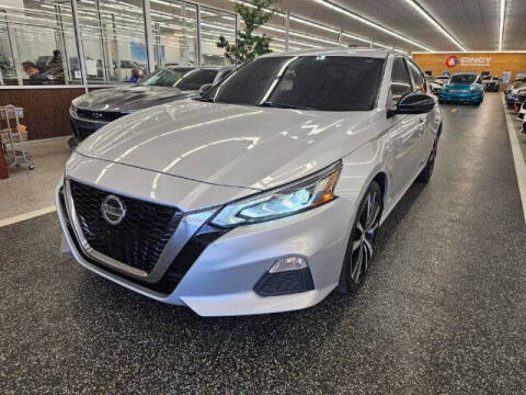 2019 Nissan Altima for sale at Dixie Imports in Fairfield OH