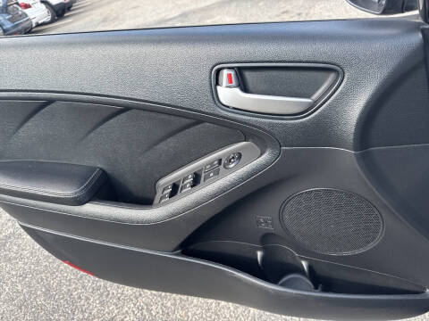 2017 Kia Forte5 LX