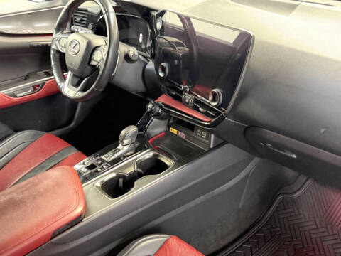 2022 Lexus NX 450h+ F SPORT Handling