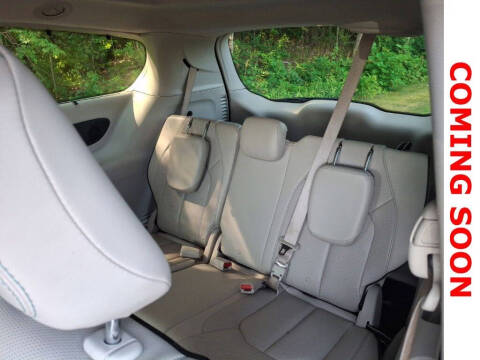 2017 Chrysler Pacifica Hybrid Platinum