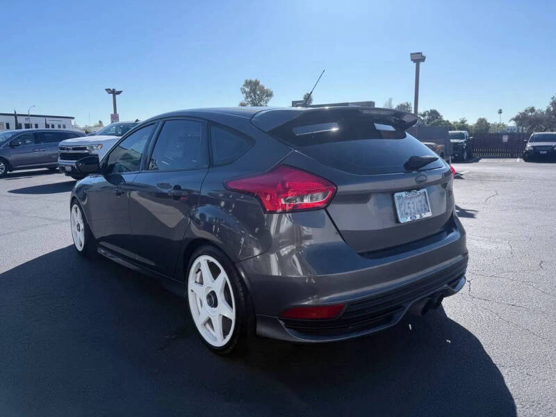 2017 Ford Focus ST