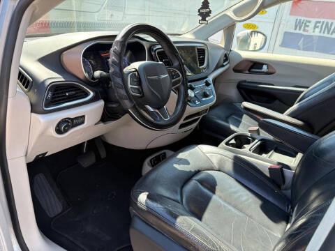 2017 Chrysler Pacifica Touring Plus