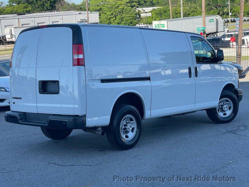 2022 Chevrolet Express 2500