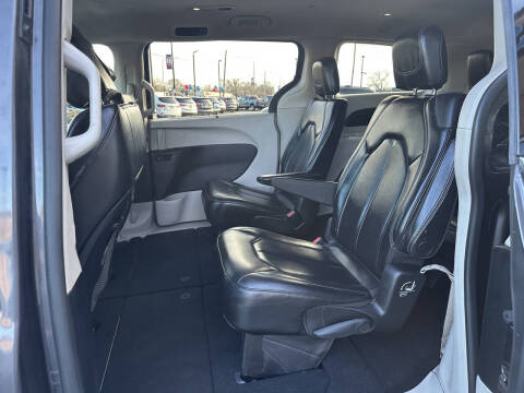 2020 Chrysler Voyager LXi