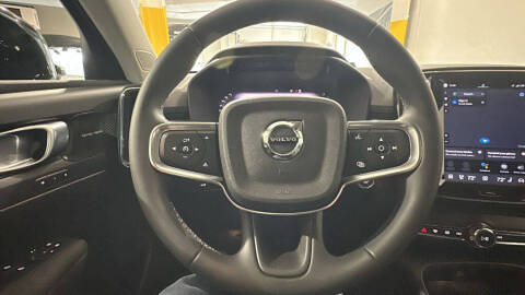 2024 Volvo XC40 B5 Plus Dark Theme