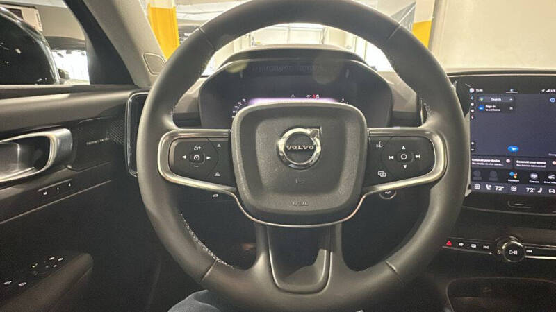 2024 Volvo XC40 B5 Plus Dark Theme