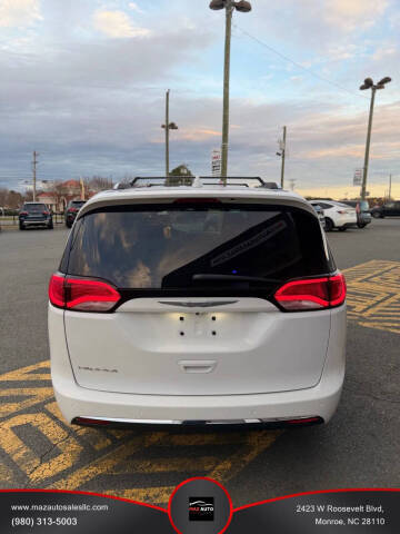 2017 Chrysler Pacifica Touring-L Plus