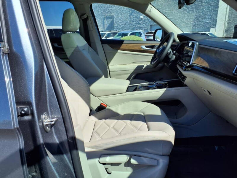 2025 Volkswagen Atlas SE