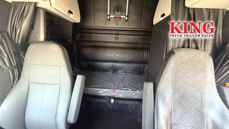 2024 Freightliner Cascadia