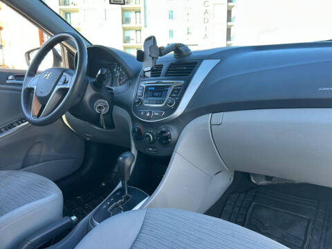 2016 Hyundai Accent SE