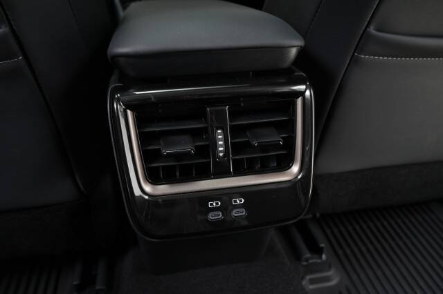 2025 Toyota Crown Signia Limited