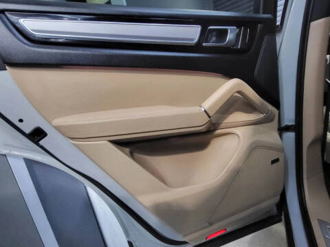 2023 Porsche Cayenne Coupe Platinum Edition