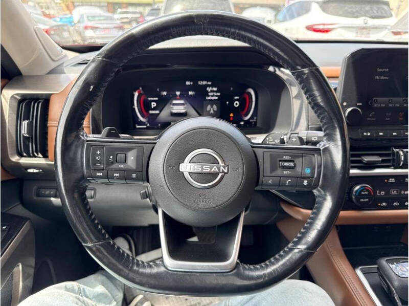 2022 Nissan Pathfinder Platinum