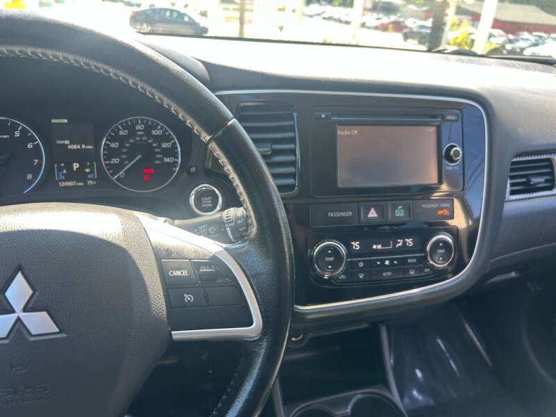 2015 Mitsubishi Outlander SE