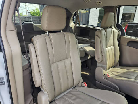 2015 Chrysler Town and Country Touring