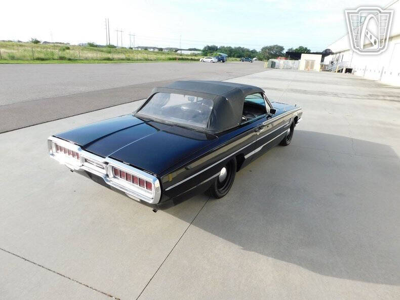 1965 Ford Thunderbird