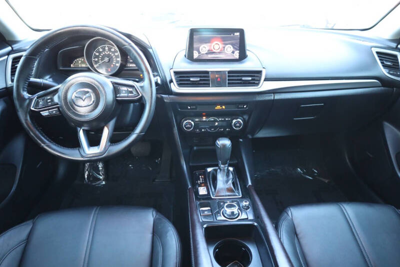 2017 Mazda MAZDA3 Touring
