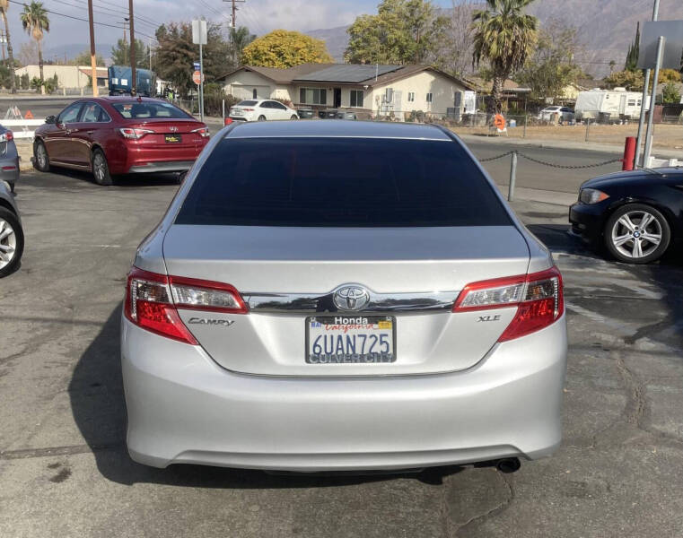 2012 Toyota Camry XLE photo 5