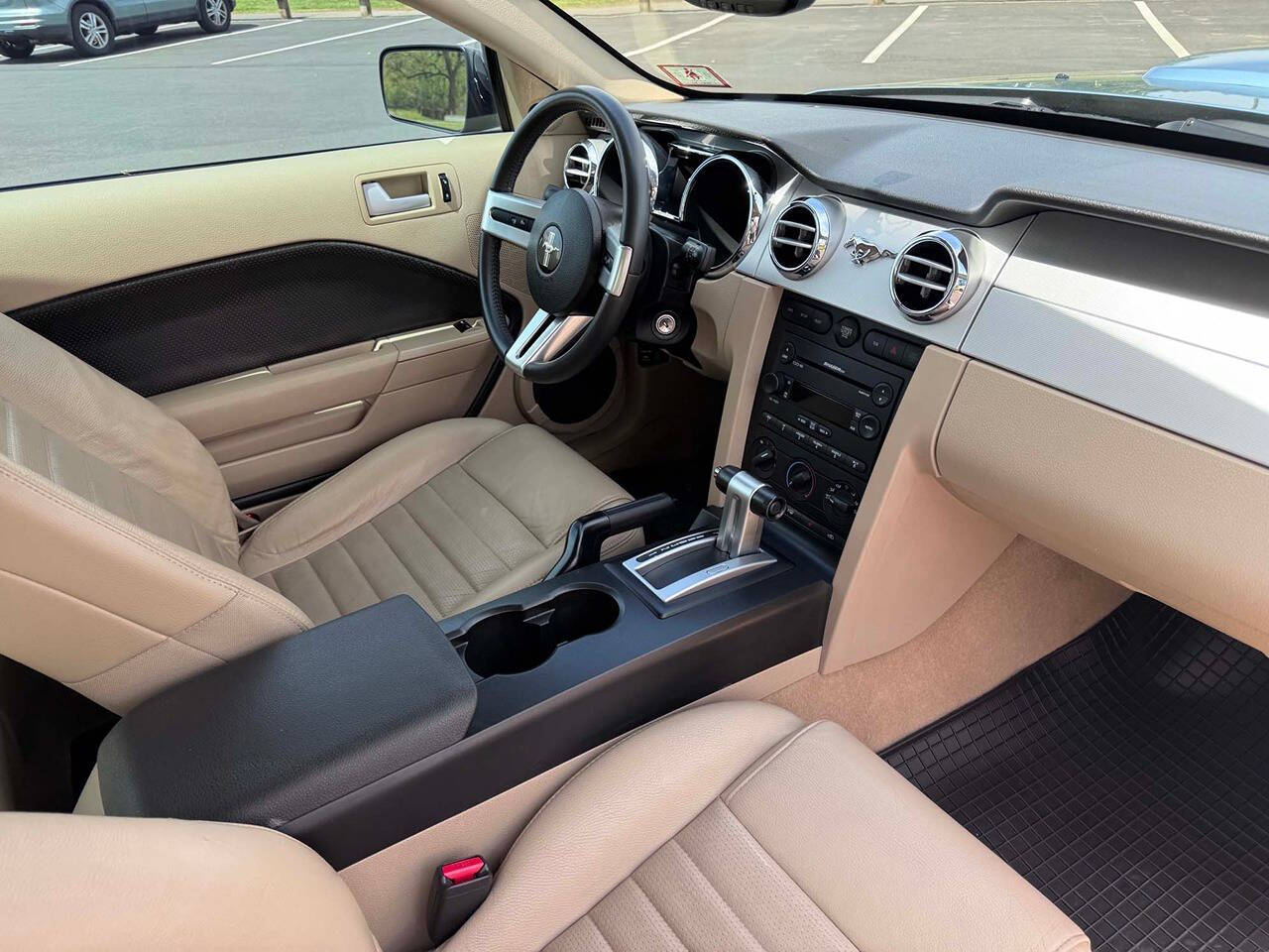 2007 Ford Mustang 17