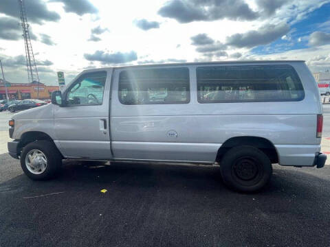 2011 Ford E-Series E-150 XLT