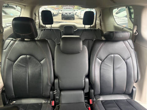 2017 Chrysler Pacifica Touring Plus