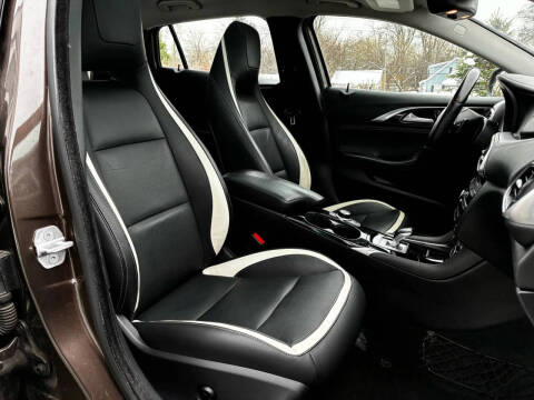 2017 Infiniti QX30 Premium